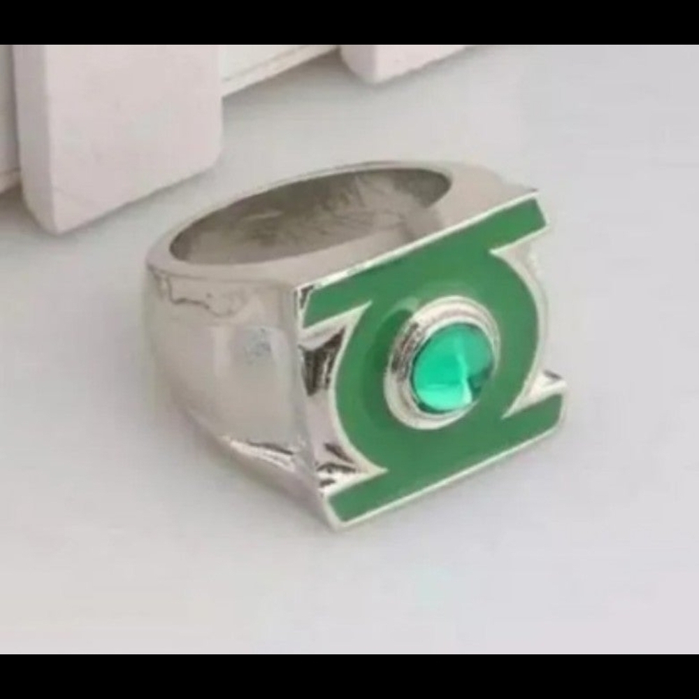 Men's Size 12 Bold DC Comics Green Lantern Faux Emerald Silver Color Ring
